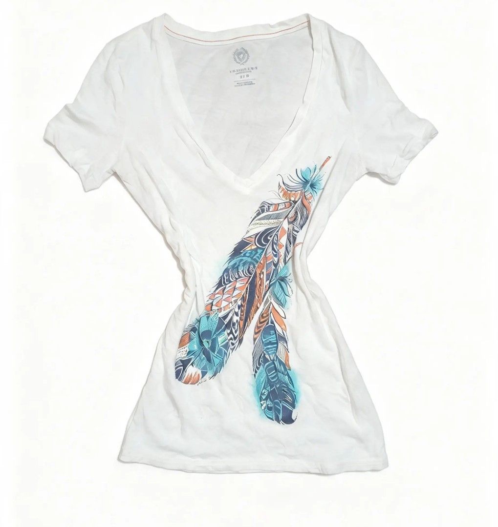 vintage American Eagle (Category: Shirts) located in Larena. Submitted by .chy2k. (Listing ID 1468413733, Image 1). Description: .