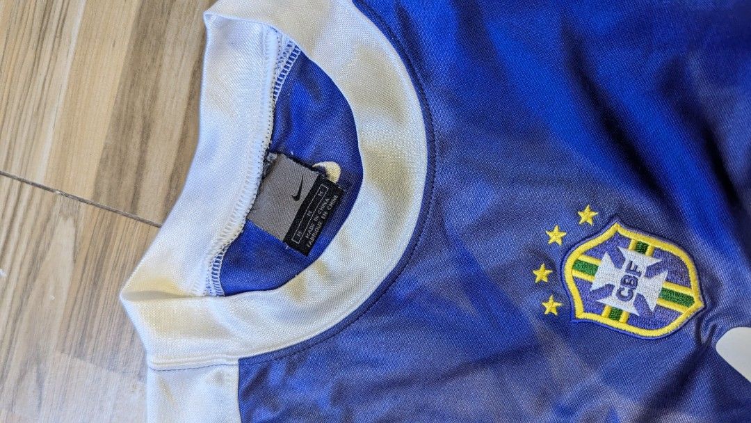 VINTAGE BRAZIL NIKE TSHIRT (Category: Tshirts & Polo Shirts ) located in Pasay City. Submitted by aatapparelshop (Listing ID 1468378486, Image 3). Description: SIZE MID 650 SHIPPED.