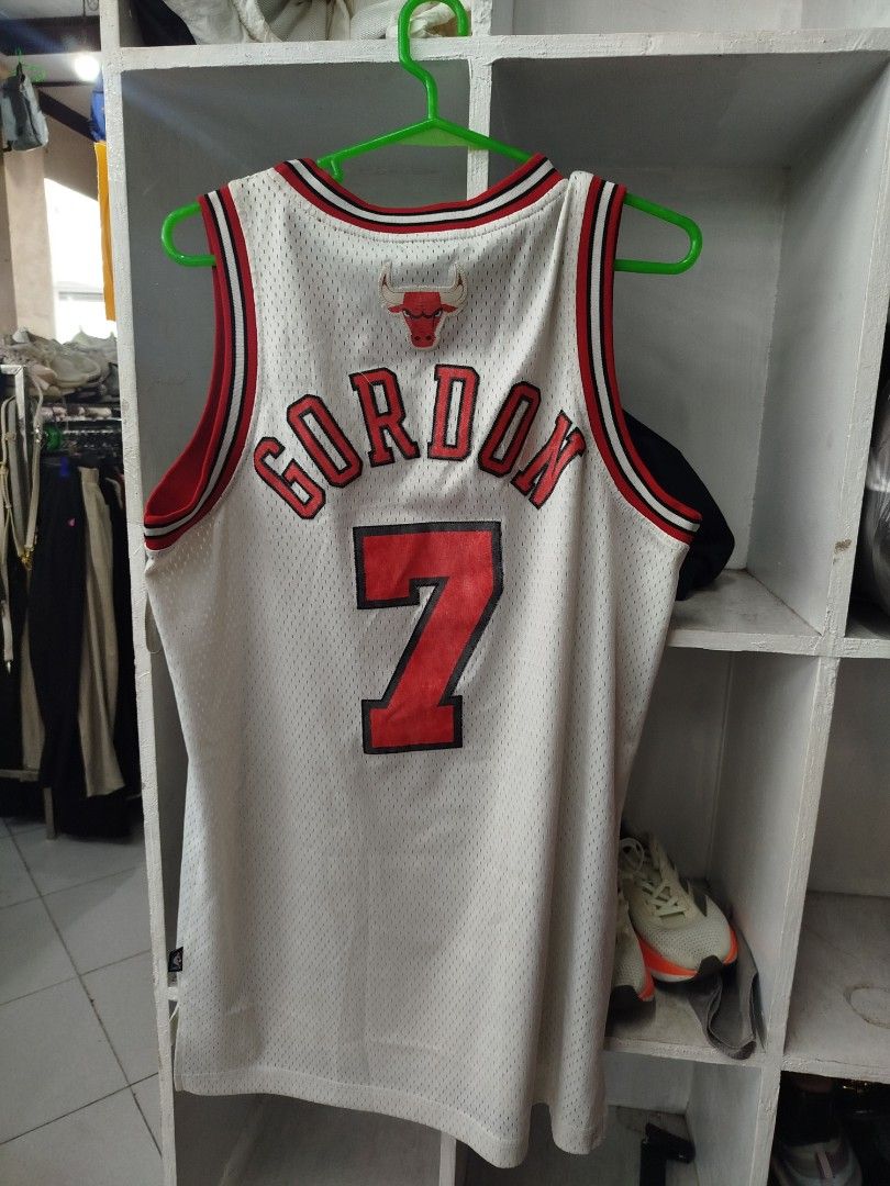 VINTAGE BULLS #7GORDON NBA (Category: Looking For) located in Lipa City. Submitted by france01825 (Listing ID 1468421386, Image 3). Description: .