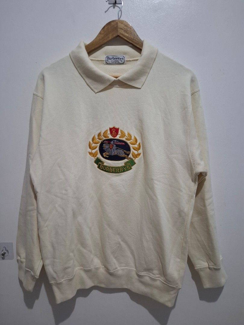 Vintage burberry size med (Category: Coats, Jackets and Outerwear) located in Tarlac. Submitted by christopher.24 (Listing ID 1468321634, Image 1). Description: excellent condition legit.