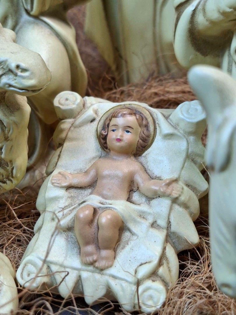 Vintage Ceramic Nativity Scene Figures Figurine Set (Category: Vintage Collectibles) located in Paranaque City. Submitted by lexajapansurplus (Listing ID 1468351515, Image 3). Description: ▪️𝐕𝐢𝐧𝐭𝐚𝐠𝐞 𝐂𝐞𝐫𝐚𝐦𝐢𝐜 𝐍𝐚𝐭𝐢𝐯𝐢𝐭𝐲 𝐒𝐞𝐭 (Bethlehem) ✨️️ Classic Ivory & Gold tones for a timeless look 📌 ​Saint Joseph: His original wooden/metal cane is missing from his right hand. 📌 ​Shepherd Boy: Has a visible hairline crack/vintage repair