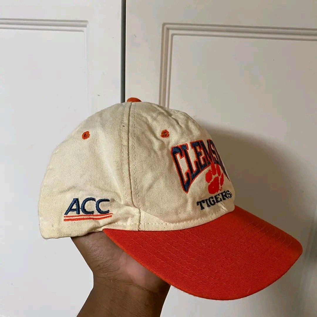 Vintage Clemson Tigers Cap (Category: Caps & Hats) located in Manila. Submitted by bidgeyow20688 (Listing ID 1468346386, Image 2). Description: good condition no issue parañaque loc jnt or lalamove.
