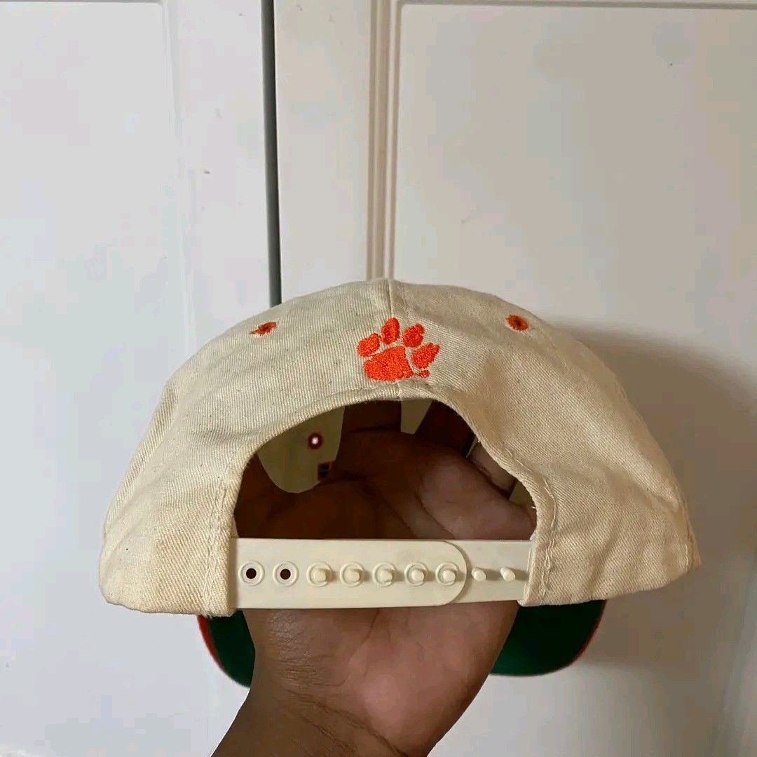 Vintage Clemson Tigers Cap (Category: Caps & Hats) located in Manila. Submitted by bidgeyow20688 (Listing ID 1468346386, Image 3). Description: good condition no issue parañaque loc jnt or lalamove.
