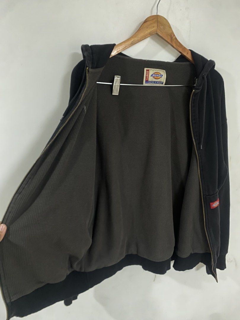 VINTAGE DICKIES ZIP-UP HOODIE (Category: Hoodies) located in Santa Rosa. Submitted by looted_thrifts (Listing ID 1468306420, Image 3). Description: VERY GOOD CONDITION SIZE LARGE ON TAG WIDTH: 27 LENGTH: 28 9.3/10 COLOR RATE ISSUE: MINIMAL DISTRESS ONLY .