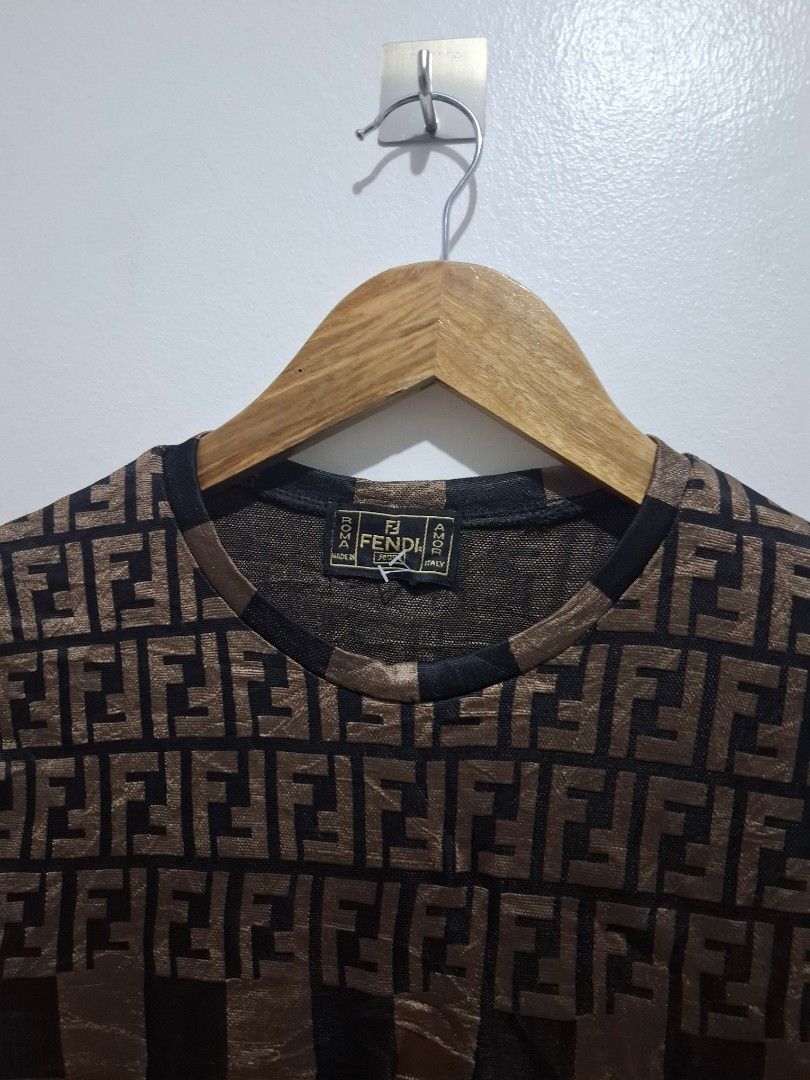 Vintage fendi (Category: Longsleeves) located in Tarlac. Submitted by christopher.24 (Listing ID 1468324933, Image 3). Description: excellent condition.