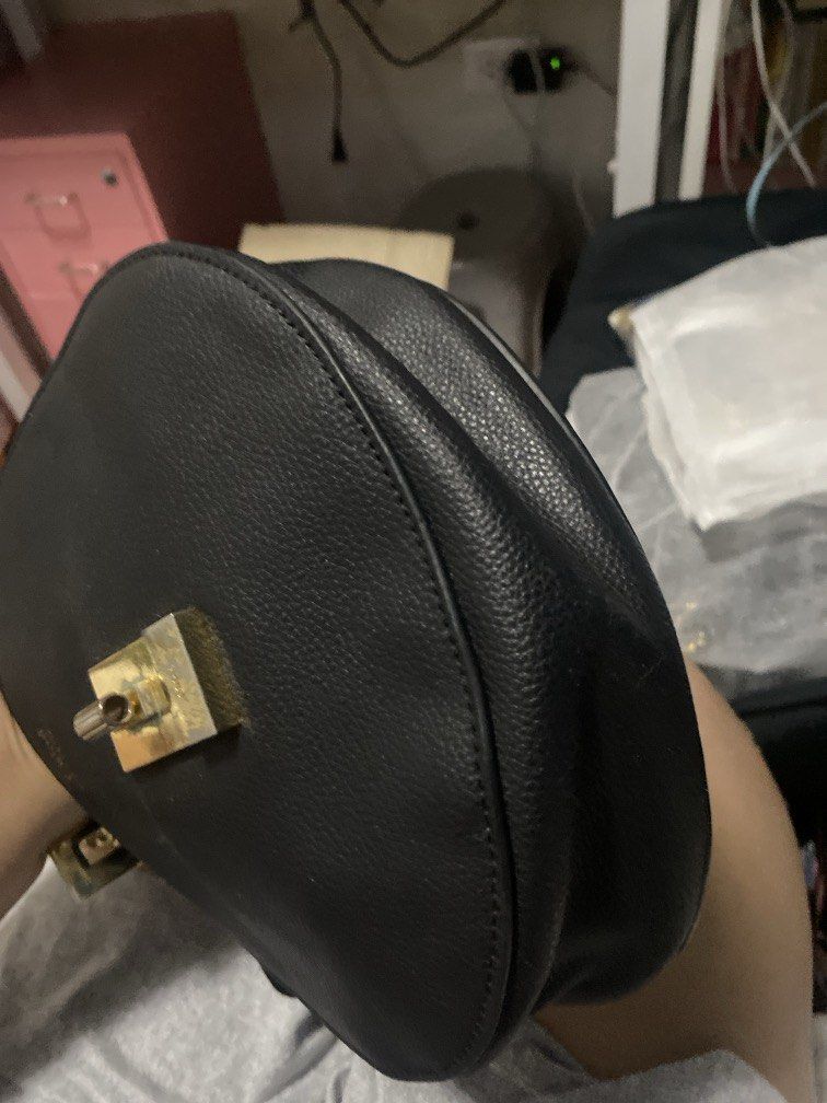 Vintage Genuine Leather Sling Bag (Category: Shoulder Bags) located in Davao. Submitted by sheymei (Listing ID 1468341079, Image 3). Description: Needs a repaint on the hardware The bag is made of genuine leather Og Chloe bag Coded heat stamped 💯 Vintage Y2K.