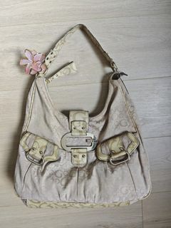由 vintagevault. (刊登 ID 1468345677，圖片 1) 提交，位於 的 (類別：)，說明：。