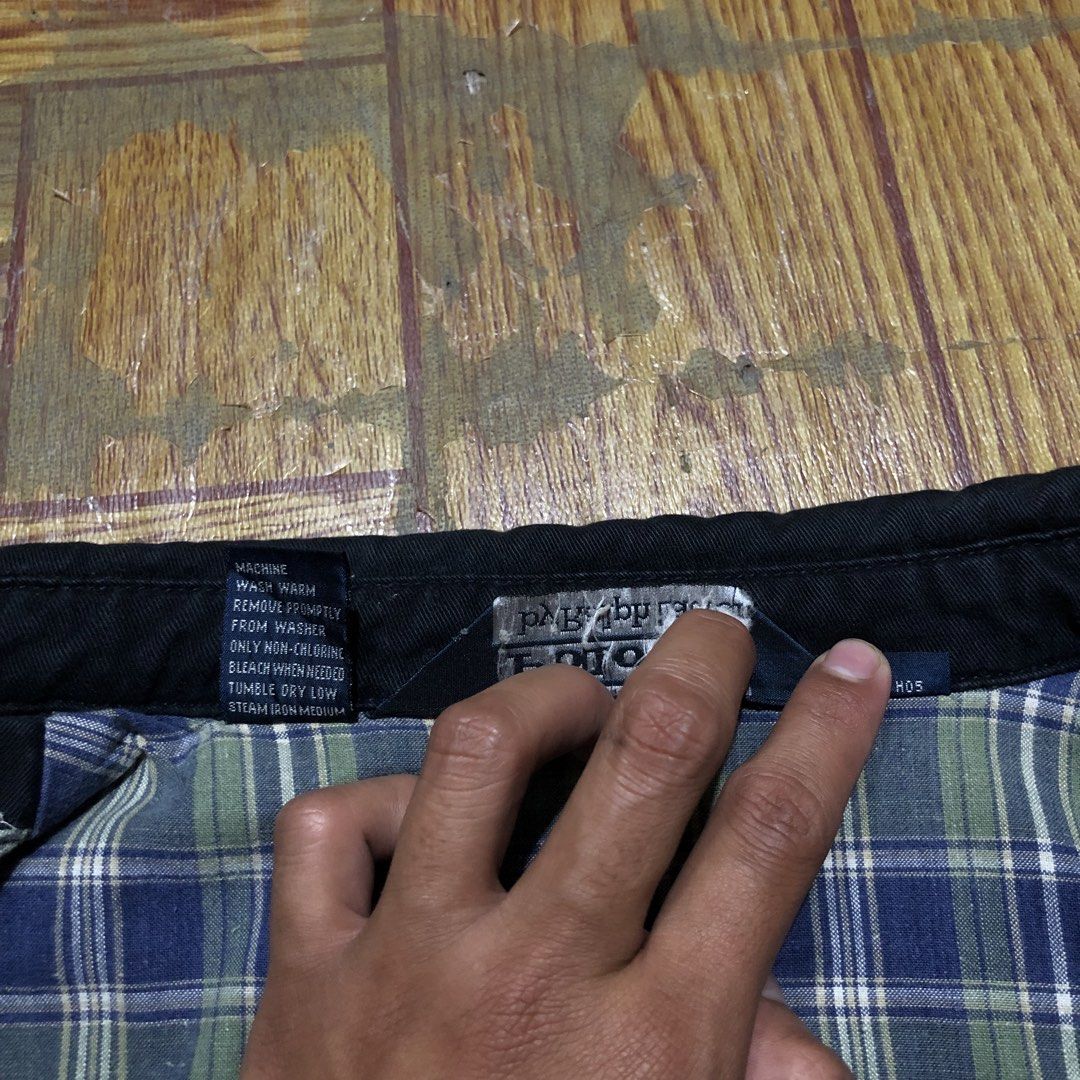 Vintage Harrington Polo RL (Category: Coats, Jackets and Outerwear) located in Dasmarinas. Submitted by cornyxmessy (Listing ID 1468466057, Image 3). Description: excellent condition minor sign of usage boxy fit width - 26 length - 28.