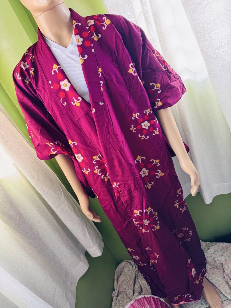 Vintage Japanese Kimono Robe Assorted Patterns (Category: Dresses) located in Bacolod City. Submitted by jeffreyhue19895 (Listing ID 1468315661, Image 3). Description: -₱599 Each Kimono Fixed Price - Worth ₱1,000 & up of purchase Free Delivery Nation Wide -Mannequin size 5'10 Medium size - Versatile wear: ideal for cozy loungewear, fashion statements, or costume use - Condition: Excellent (displayed on mannequin) - Feel free to send a message for
