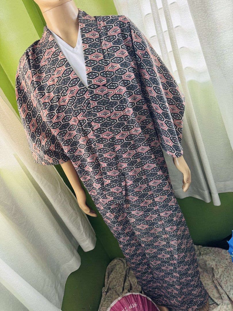 Vintage Japanese Kimono Robe Assorted Patterns (Category: Dresses) located in Bacolod City. Submitted by jeffreyhue19895 (Listing ID 1468315661, Image 2). Description: -₱599 Each Kimono Fixed Price - Worth ₱1,000 & up of purchase Free Delivery Nation Wide -Mannequin size 5'10 Medium size - Versatile wear: ideal for cozy loungewear, fashion statements, or costume use - Condition: Excellent (displayed on mannequin) - Feel free to send a message for