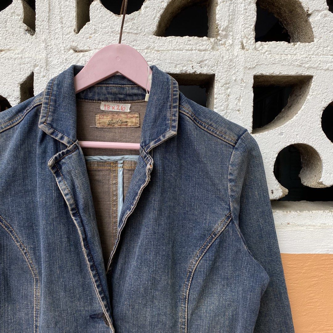 Vintage Levis Denim Blazer Jacker - WOMENS - Medium (Category: Coats, Jackets and Outerwear) located in Cebu City. Submitted by kklez (Listing ID 1468348857, Image 2). Description: Good - Excellent Condition 19 x 26 Womens .