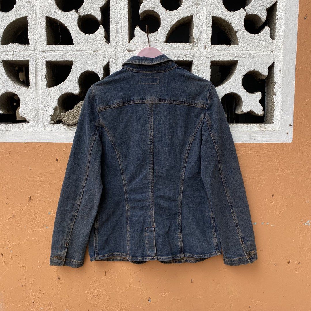 Vintage Levis Denim Blazer Jacker - WOMENS - Medium (Category: Coats, Jackets and Outerwear) located in Cebu City. Submitted by kklez (Listing ID 1468348857, Image 3). Description: Good - Excellent Condition 19 x 26 Womens .