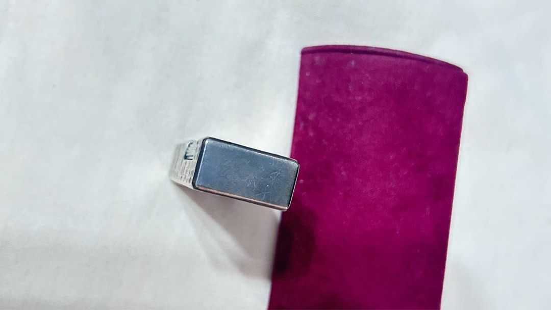 Vintage Maruman Silver Plated Lighter (Category: Everything Else Others) located in Makati City. Submitted by cestparfaitvintagejewelries (Listing ID 1468366485, Image 3). Description: Vintage Collectible Maruman Silver Plated Lighter, Working .