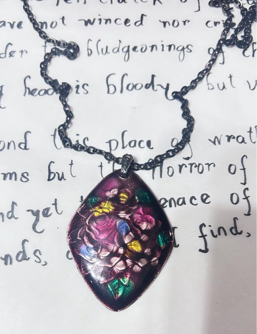 Vintage Necklace (Category: Necklaces) located in Makati City. Submitted by cestparfaitvintagejewelries (Listing ID 1468386748, Image 2). Description: .