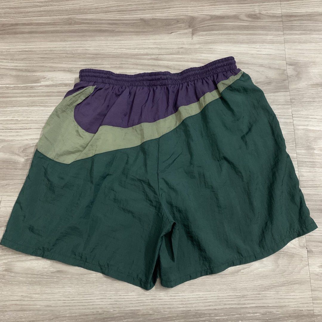Vintage nike (Category: Shorts) located in Cavite. Submitted by yobubsss (Listing ID 1468448528, Image 1). Description: Size Large 30-38w 17L Good condition Issue pinhole see last pic.