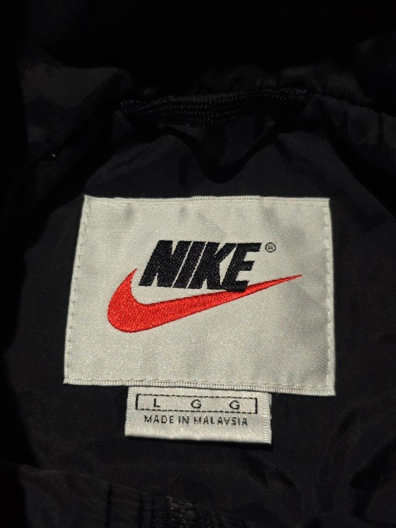 Vintage Nike Oval Windbreaker (Category: Coats, Jackets and Outerwear) located in Dagupan City. Submitted by johnny.flips (Listing ID 1468451238, Image 3). Description: 26.5W 27L good condition check pics for issues last pic is inside stain only.