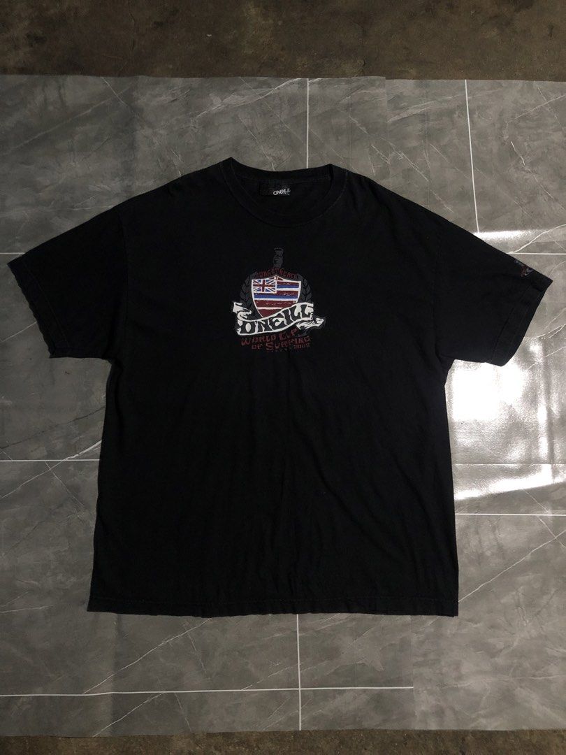 Vintage OneiL surf tee 2005 (Category: Activewear) located in Manila. Submitted by buksthrifthing (Listing ID 1468401727, Image 1). Description: xL No issue Excellent condi.