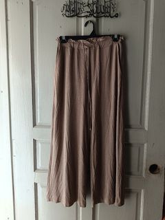(Category: ) located in . Submitted by original_uniqlo (Listing ID 1468319481, Image 1). Description: .