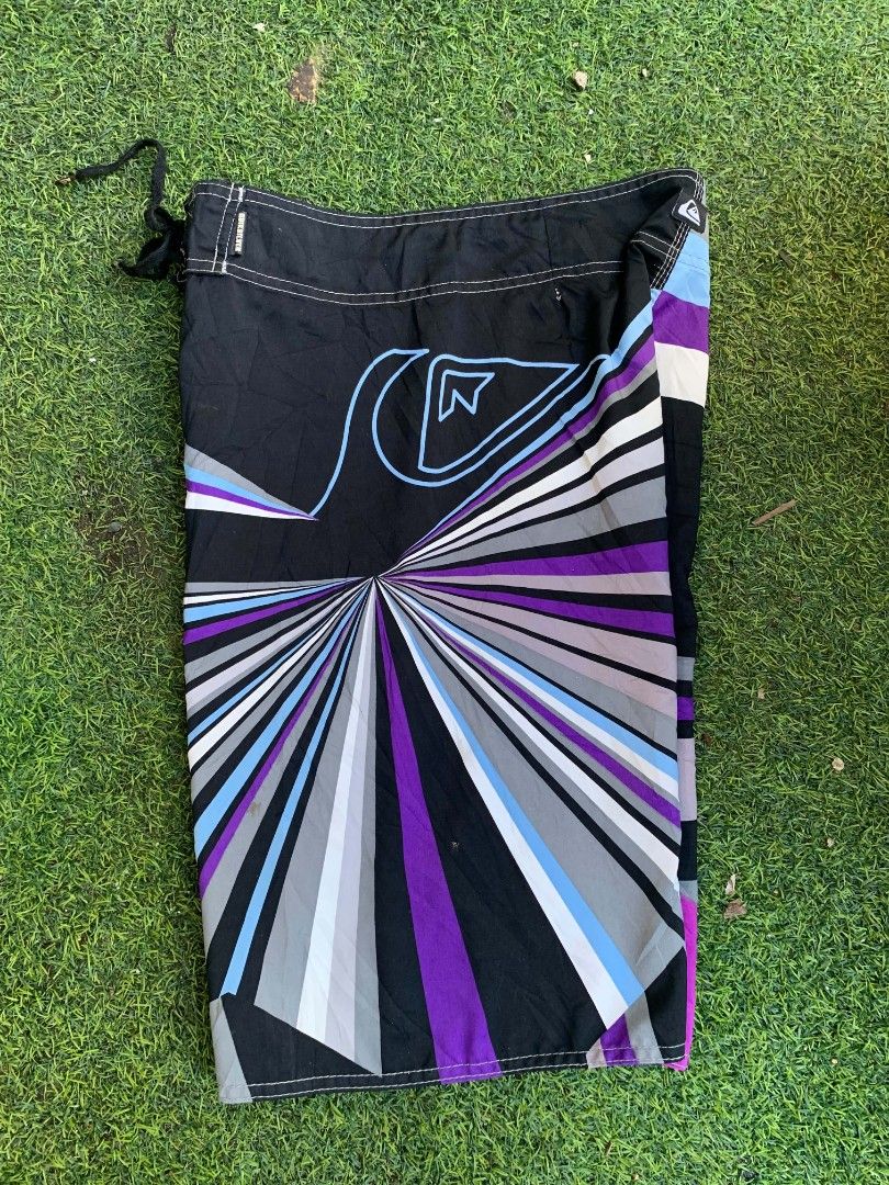 Vintage Quicksilver Boardshort (Category: Shorts) located in Carmen. Submitted by fukqueazz (Listing ID 1468460371, Image 2). Description: Quicksilver W 30/ L 21.5/ LO 11.5 Good Condition Authentic Issue: missing pocket button whole 📍Cebu JnT Express Mop:Gcash.