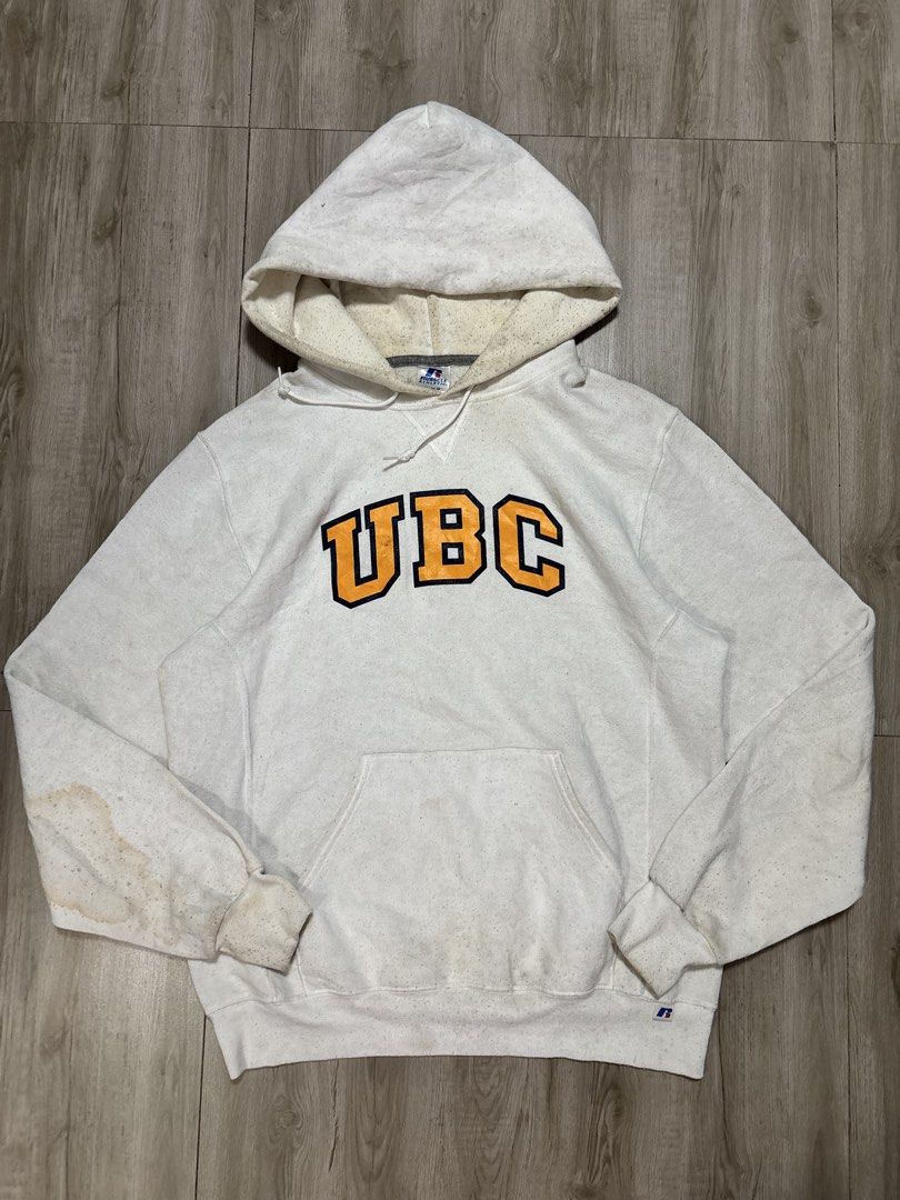 Vintage Russel (Category: Coats, Jackets and Outerwear) located in Cavite. Submitted by cesxyyylll (Listing ID 1468397273, Image 1). Description: .