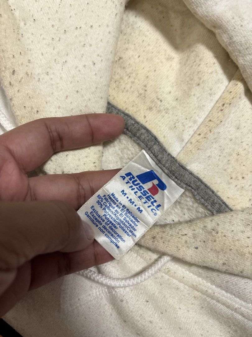 Vintage Russel (Category: Coats, Jackets and Outerwear) located in Cavite. Submitted by cesxyyylll (Listing ID 1468397273, Image 2). Description: .