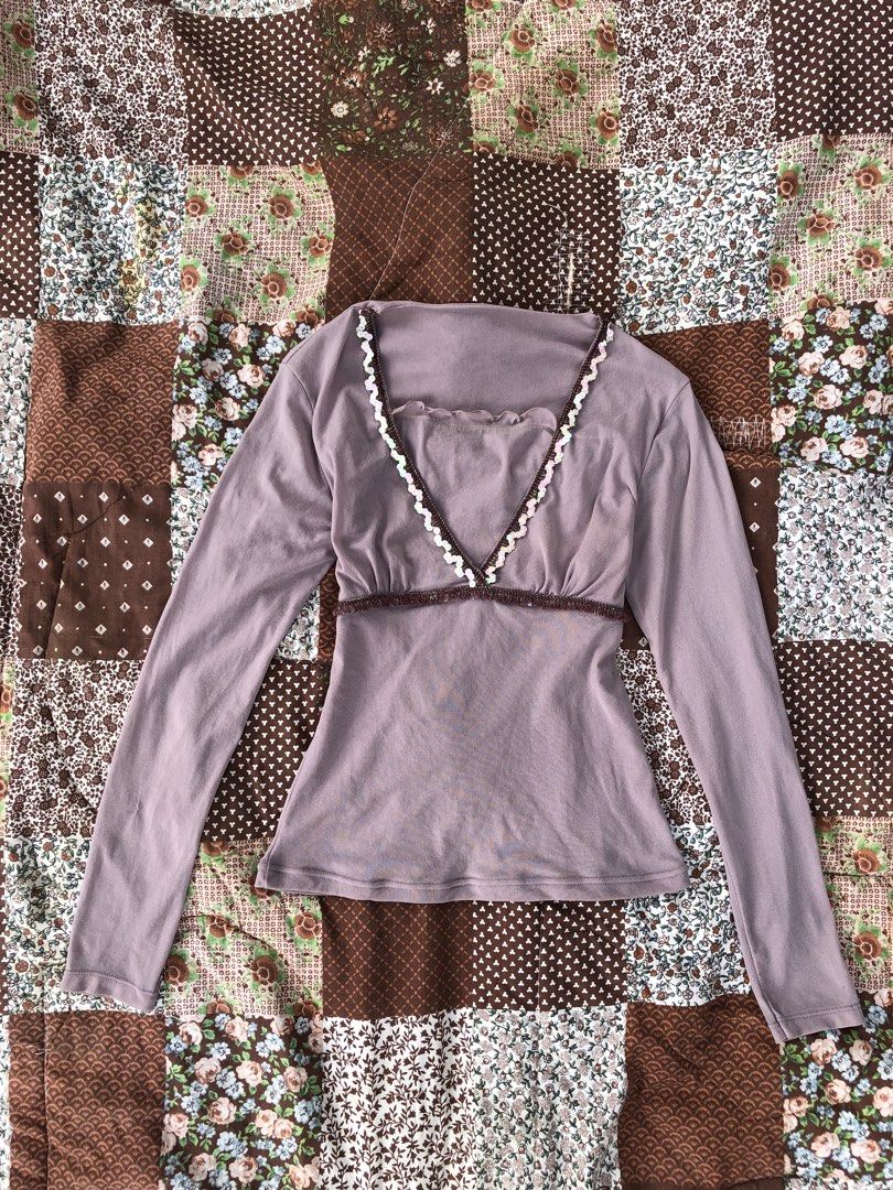 vintage style y2k boho top (Category: Blouses) located in Butuan. Submitted by kittyfinds444 (Listing ID 1468337627, Image 2). Description: • size: xs to semi med • bought from japan arrivals. • lowballers will be ignored. not selling it for lower price. willing to keep! •please check the photos before claiming. do not offer if unsure & still canvasing. we don’t accept unsure offers unless it’s paid to avoid conflicts. .