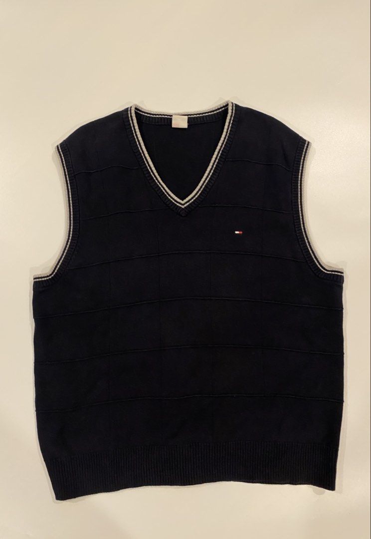 Vintage tommy jeans knitted vest (Category: Vests) located in Iloilo. Submitted by joren_ian (Listing ID 1468306446, Image 1). Description: Tommy jeans knitted vest Size:XXL fit to xl Dimes (Length×Width):28x25 ₱500 Condition:like new Issue:none.