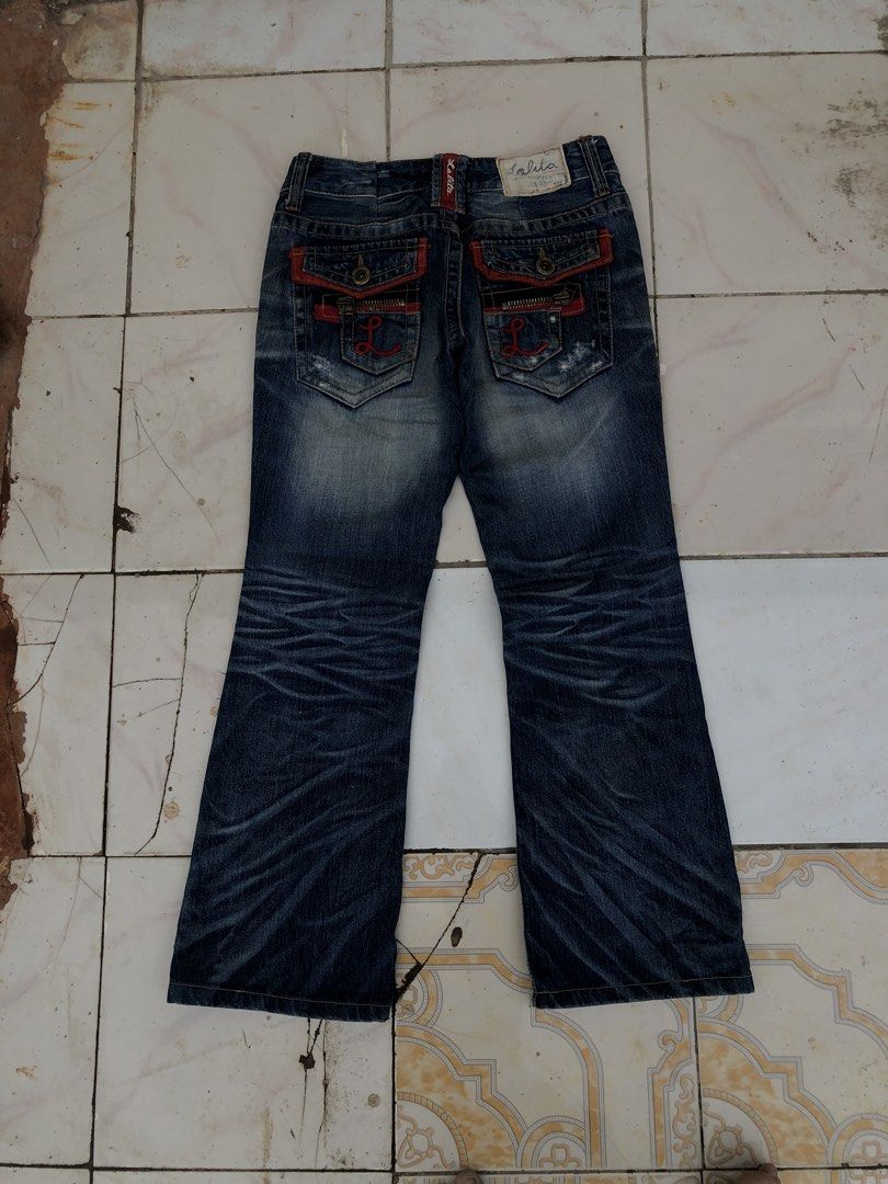 vintage y2k jeans (Category: Jeans) located in Davao. Submitted by angackean (Listing ID 1468368708, Image 1). Description: claim 899+sf (89 pesos)💸 VINTAGE Y2K LOLITA BOOTCUT DENIM JEANS EMBROIDERED👹👹 size 31-32 length 37.5 thigh 11.9 hem 9 •hard denim •excellent condition •no issue needwash only •good for psg •might keep if not sold •favorite color way.