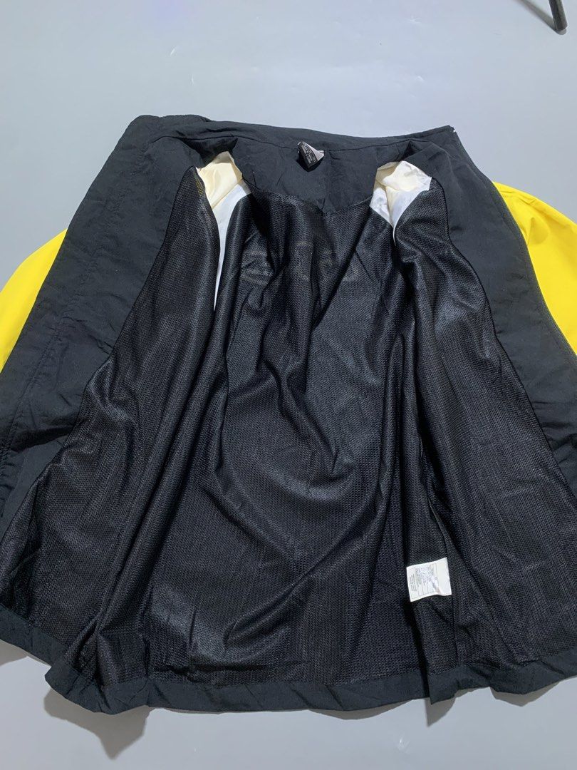 Vintage Y2K Nike 2000s Track Jacket (Category: Coats, Jackets and Outerwear) located in Mabalacat. Submitted by thrift_trap (Listing ID 1468411386, Image 3). Description: Dimes: W23.5 x L28 (Size: XL on tag) Condition: Excellent Issue (s): See pics, minimal stain Color rate: 9.5/10 Complete tags🏷️ Color may vary due lighting‼️.