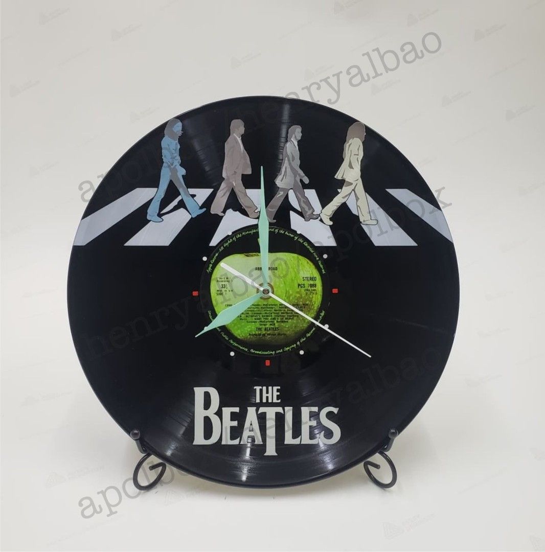 Vinyl Record wall clock (Category: Vintage Collectibles) located in Quezon City. Submitted by apolbox (Listing ID 1468370828, Image 2). Description: For Sale vinyl record wall clock with artist design and label pwedeng pang gift sa tito at tita nasa pic na yung ibang details pwedeng pick up sa malapit lang hindi po sya ready for pick up agad, wala pa kasi sya sa box, order now pick up tomorrow page: apolbox pick up: Galas QC / Carissa 6 SJDM than