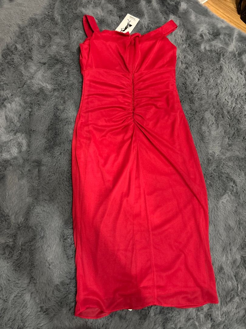 Viola Red Midi Dress Size 6 Small (Category: Dresses) located in Antipolo. Submitted by dddeclutter (Listing ID 1468349891, Image 1). Description: - Brand: Viola - Condition: Brand new with tags (never worn) - Size: S - Color: Red - Style: Sleeveless midi dress with wide straps and back zip - Details: Fitted silhouette with center ruched detailing - Original Retail Price: P2,495.