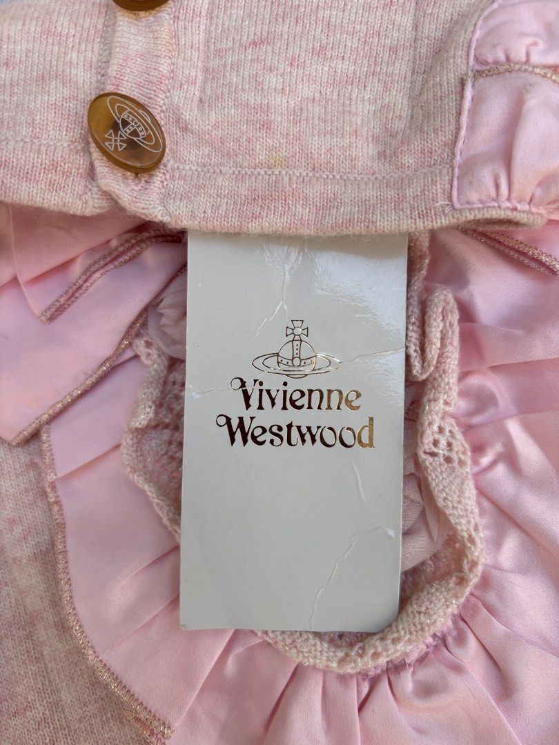 Vivienne Westwood S/S 2002 (Category: Coats, Jackets and Outerwear) located in Baguio. Submitted by thecollector2600 (Listing ID 1468298560, Image 3). Description: 16” x 20”.