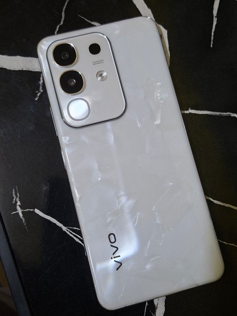 Vivo Y29 256GB (Category: Vivo) located in Calamba. Submitted by jemihy (Listing ID 1468331690, Image 3). Description: Vivo Y29 ₱6,000 (Slightly negotiable for sure buyers) SPECIFICATIONS: • 256GB Internal Storage • 8GB Physical RAM + 8GB Extended RAM (16GB Total RAM) • 6,500mAh • 50MP Main Camera • 120Hz display • Snapdragon 685 Octa-Core processor CONDITION: • 100% working, no issues • Factory reset already (clean slate, zero Google/Vivo accoun