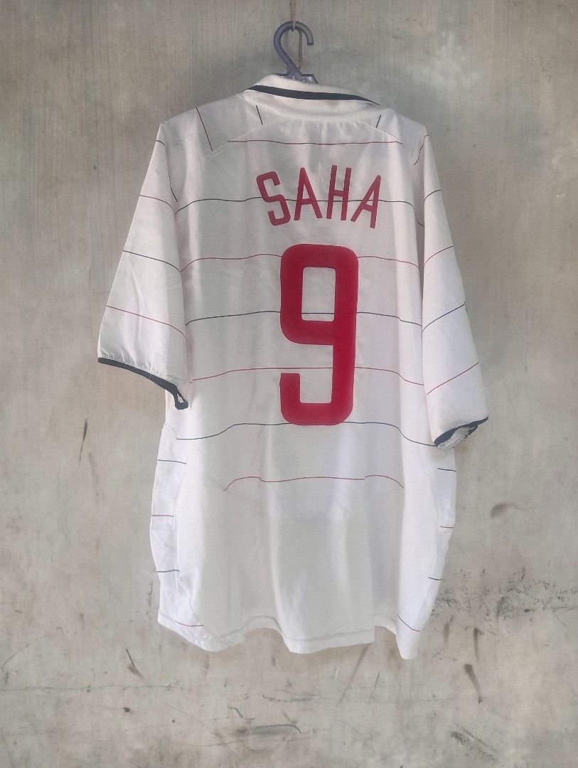 Vodafone jersey (Category: Activewear) located in Subic. Submitted by gentlecloud-8030a3 (Listing ID 1468359532, Image 1). Description: Vodafone jersey (SAHA) size XL in verygood condition 650+ship.