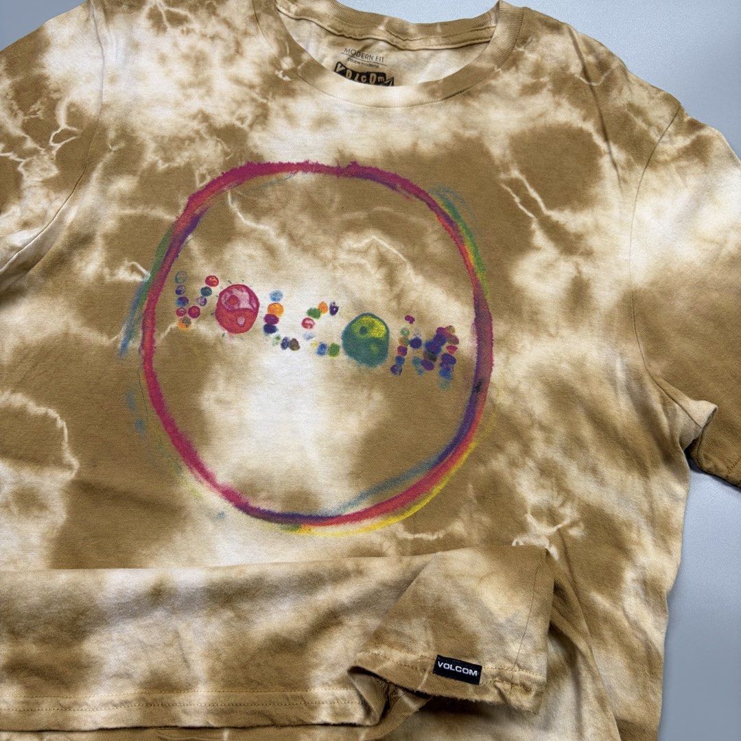 Volcom tie dye (Category: Activewear) located in Cavite. Submitted by onebeancent (Listing ID 1468479967, Image 2). Description: 🔘CODE 0023 Size: Small to Medium Frame Dimension: 19" Width | 28" Length Color: Brown Color Rate: 10/10 Issue: None Condition: Like new‼️ Price: 750php Additional Shipping Fee (J&T Small Pouch) 75php Luzon 100php visayas 120php mindanao.