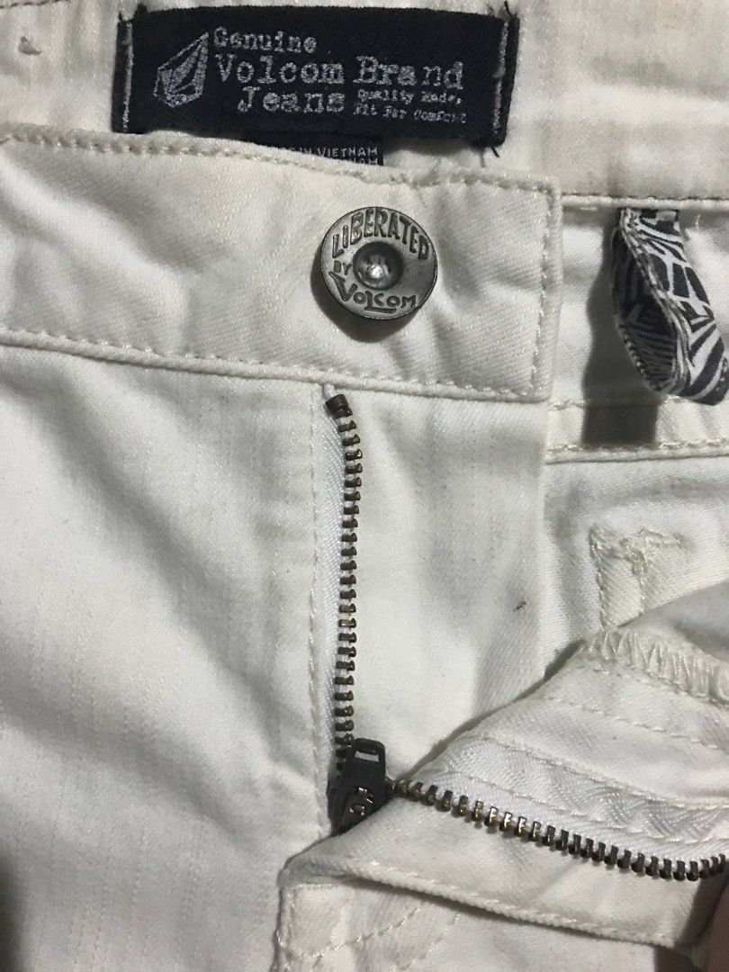 VOLCOM WHITE JEANS 30 (Category: Jeans) located in Marikina City. Submitted by minimalistmanila (Listing ID 1468299584, Image 2). Description: Imported Volcom white semi skinny jeans bought in USA. 30 waist, 35.5 length. Good quality, medium thick denim. Not stretchy. Worth P3,500. Never worn but washed once. Needs wash due to dirts/spots from storage. Get this investment piece now! #volcomjeans .