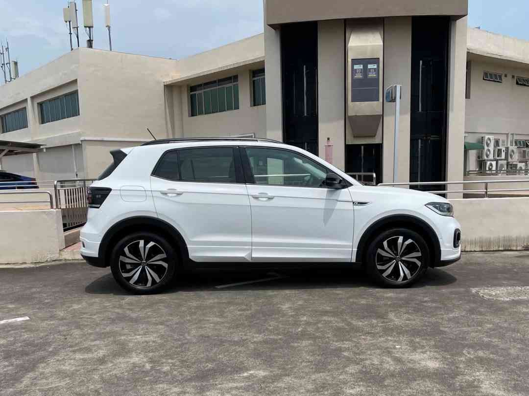 Volkswagen T-Cross 1.0 TSI DSG R-Line (A) (Category: Used Cars) located in Singapore. Submitted by cartimesautomobile (Listing ID 1468296933, Image 3). Description: Drive with Confidence! 3 Years Engine & Gearbox Warranty, and Wear-and-Tear Parts Replaced with 1-year Coverage! Ultra Low Interest Rates Starting From 2.28% & Flexible Up to 100% Financing Available for a Limited Time! Call Us Now to Book Your Viewing and Test Drive! Features: 1.0L t