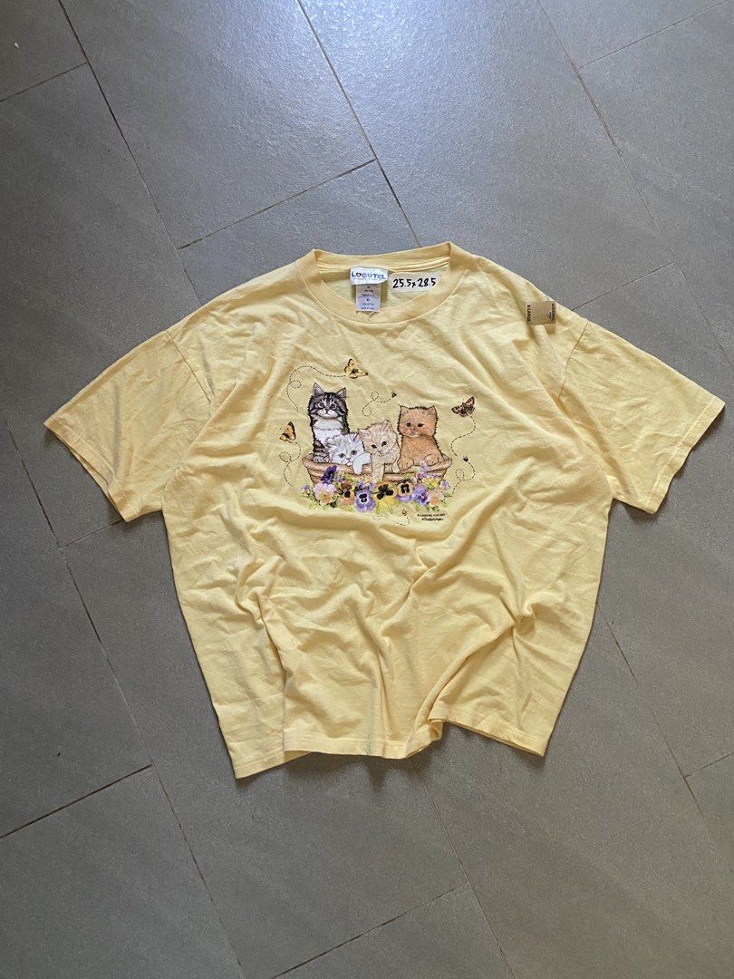 VTG Cat tshirt design (Category: Tshirts & Polo Shirts ) located in Digos. Submitted by thriftflexph (Listing ID 1468353280, Image 3). Description: Size&Dimes:25.5/28.5 Color&Condi: issue: DM for more information 🫶 Items are all thrifted/Handpicked Can ship nationwide🇵🇭 Add Shipping Fee ✈️🎁.