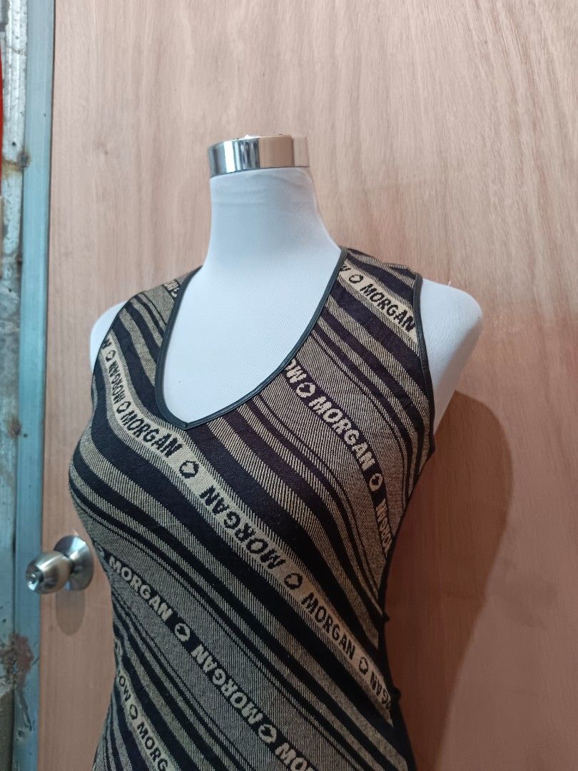 Vtg Morgan de toi aop top (Category: Sleeveless) located in Davao. Submitted by mln-boutique (Listing ID 1468495840, Image 3). Description: Size - M good condition.