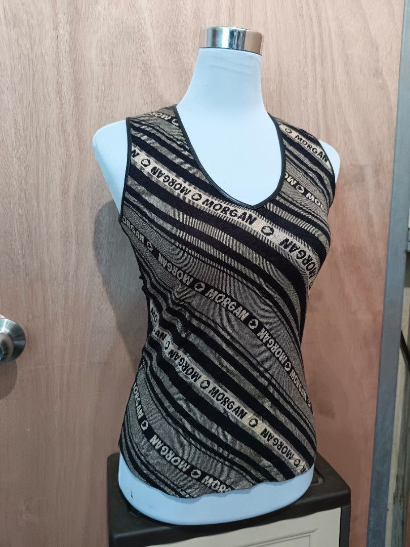 Vtg Morgan de toi aop top (Category: Sleeveless) located in Davao. Submitted by mln-boutique (Listing ID 1468495840, Image 2). Description: Size - M good condition.