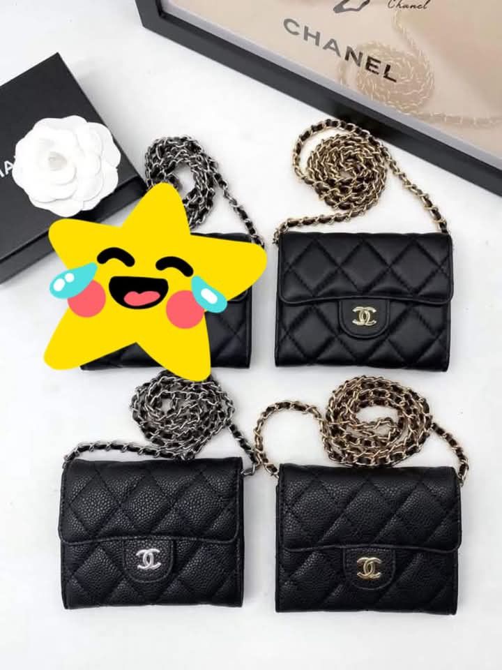 wallet with chain jjz (Category: Wallets & Card holders) located in Manila. Submitted by lecha201992 (Listing ID 1468358994, Image 1). Description: .