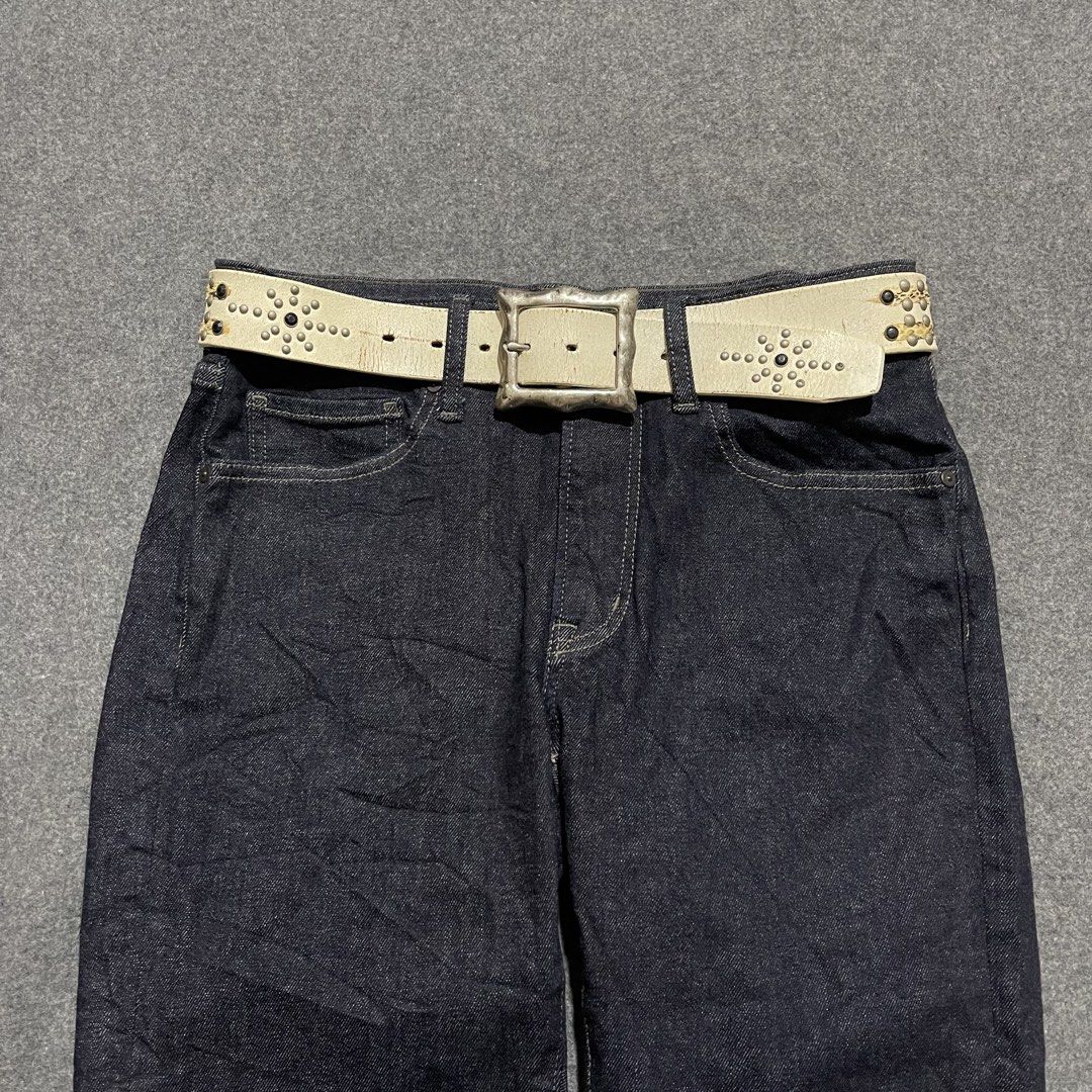 Wester Classic Studded Leather Belt (29-35) (Category: Belts) located in Pasig City. Submitted by _rosasass_ (Listing ID 1468344018, Image 3). Description: Authntic excellent condition Waistline 29-35 Length 39.5 inch Width 1.5 inch.