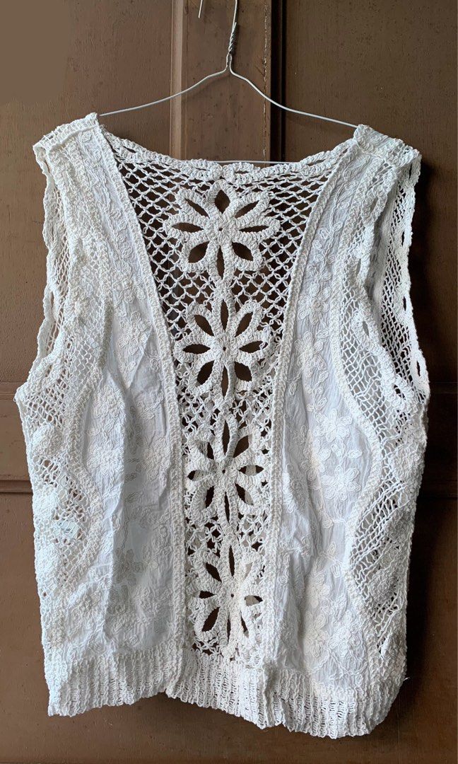 White Crochet Vest | Beachwear & Boho Style (Category: Others Tops) located in General Trias. Submitted by buttercup.ad (Listing ID 1468327657, Image 3). Description: style it over your bikini or tank top for a cute beach look, or wear it for a bohemian-inspired outfit! 🌴✨ recommended for sizes S-M delivery via lalamove & j&t.