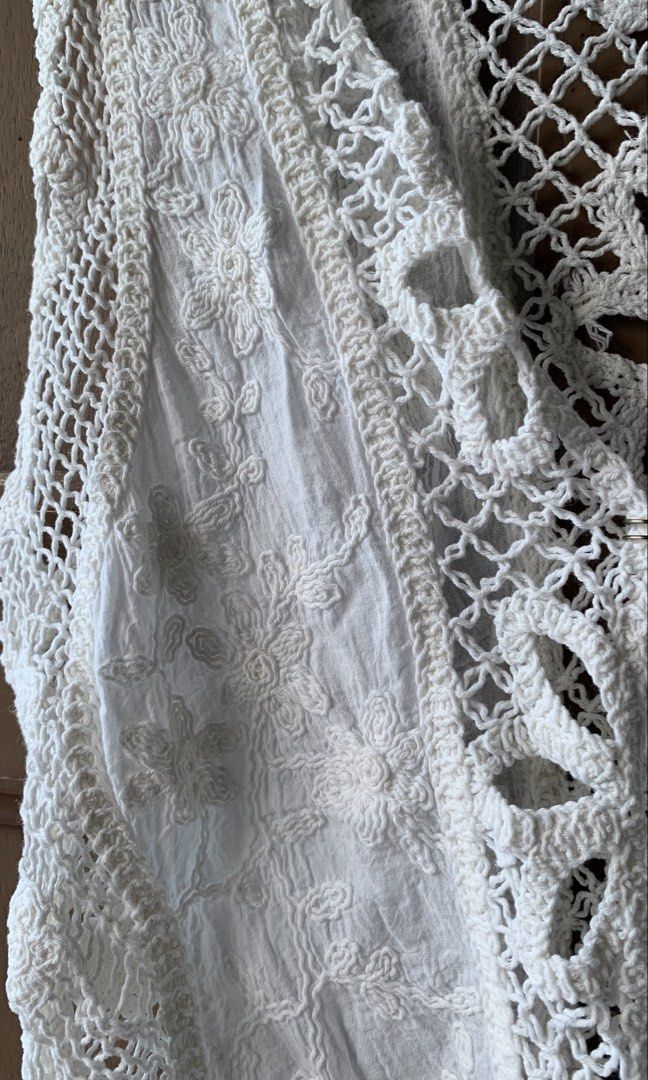 White Crochet Vest | Beachwear & Boho Style (Category: Others Tops) located in General Trias. Submitted by buttercup.ad (Listing ID 1468327657, Image 2). Description: style it over your bikini or tank top for a cute beach look, or wear it for a bohemian-inspired outfit! 🌴✨ recommended for sizes S-M delivery via lalamove & j&t.