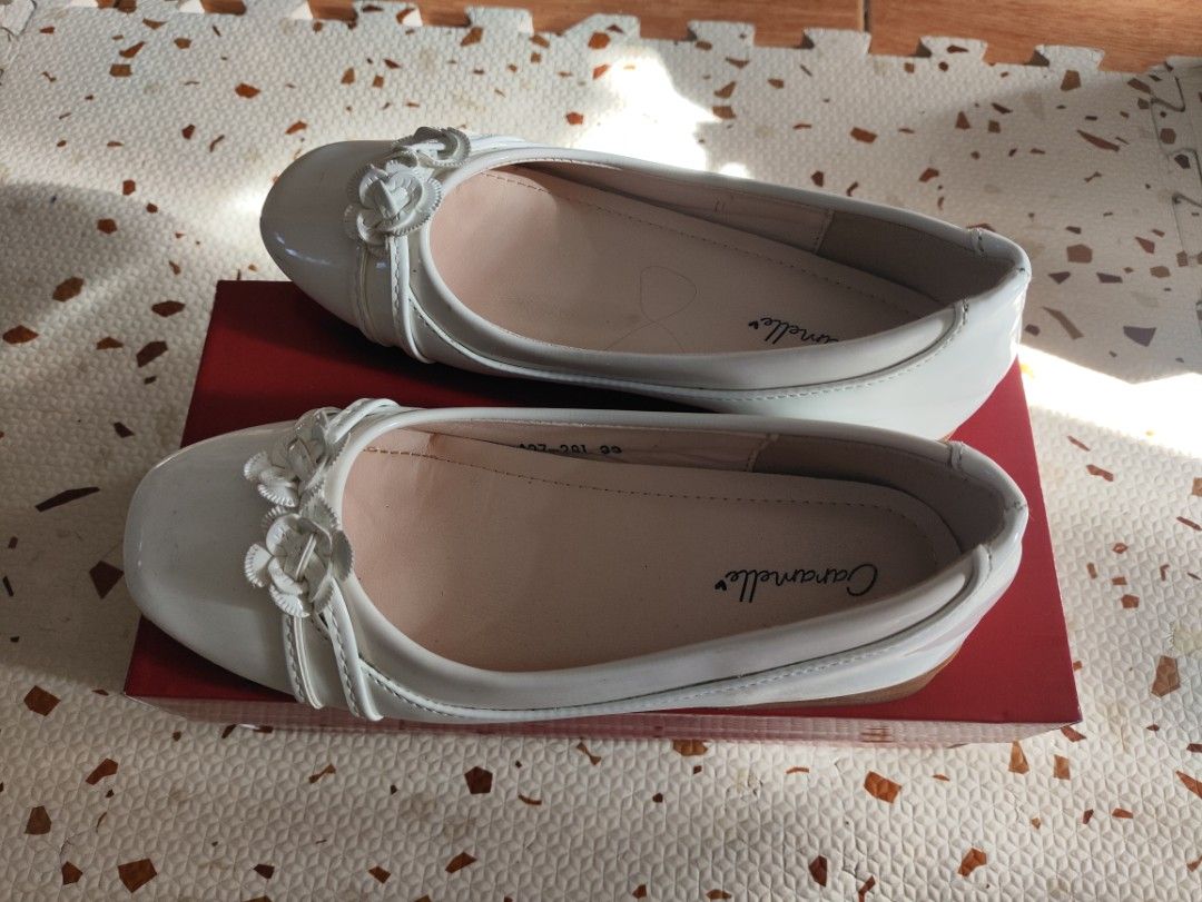White Doll Shoes (Category: Babies & Kids Fashion) located in Taguig. Submitted by cleanupmomma (Listing ID 1468398420, Image 3). Description: Please take time to read ❤️ Like New Ang ganda in actual 😊 Lightweight din See photo for condition Nagamit for 2 hrs lng sa wedding wyiwyg.