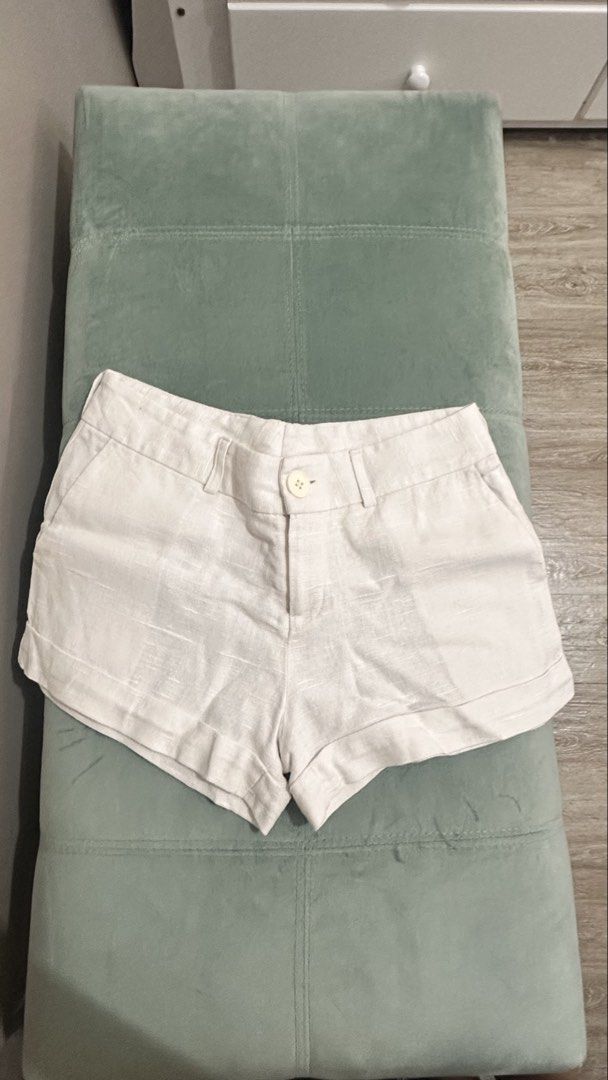 White Linen Shorts Size M (Category: Shorts) located in Quezon City. Submitted by angelique.jsd (Listing ID 1468447243, Image 2). Description: - Brand/Model: Salsatrends - Size: Medium - Color: White - Material: Lightweight textured fabric, ideal for warm weather - Details: Rolled cuffs, front button closure, and belt loops - Pockets: 2 front slip pockets and 2 back faux welt pockets - Condition: Clean and ready to wear Payment Method: 💙 GCash �