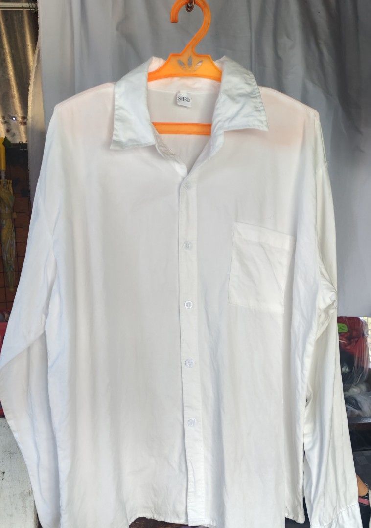 White longsleeve xl (Category: Longsleeves) located in Quezon City. Submitted by plantcorner (Listing ID 1468334156, Image 1). Description: Wag nalang po ulit, bago ko tinabi nilabhan ko siya,,.