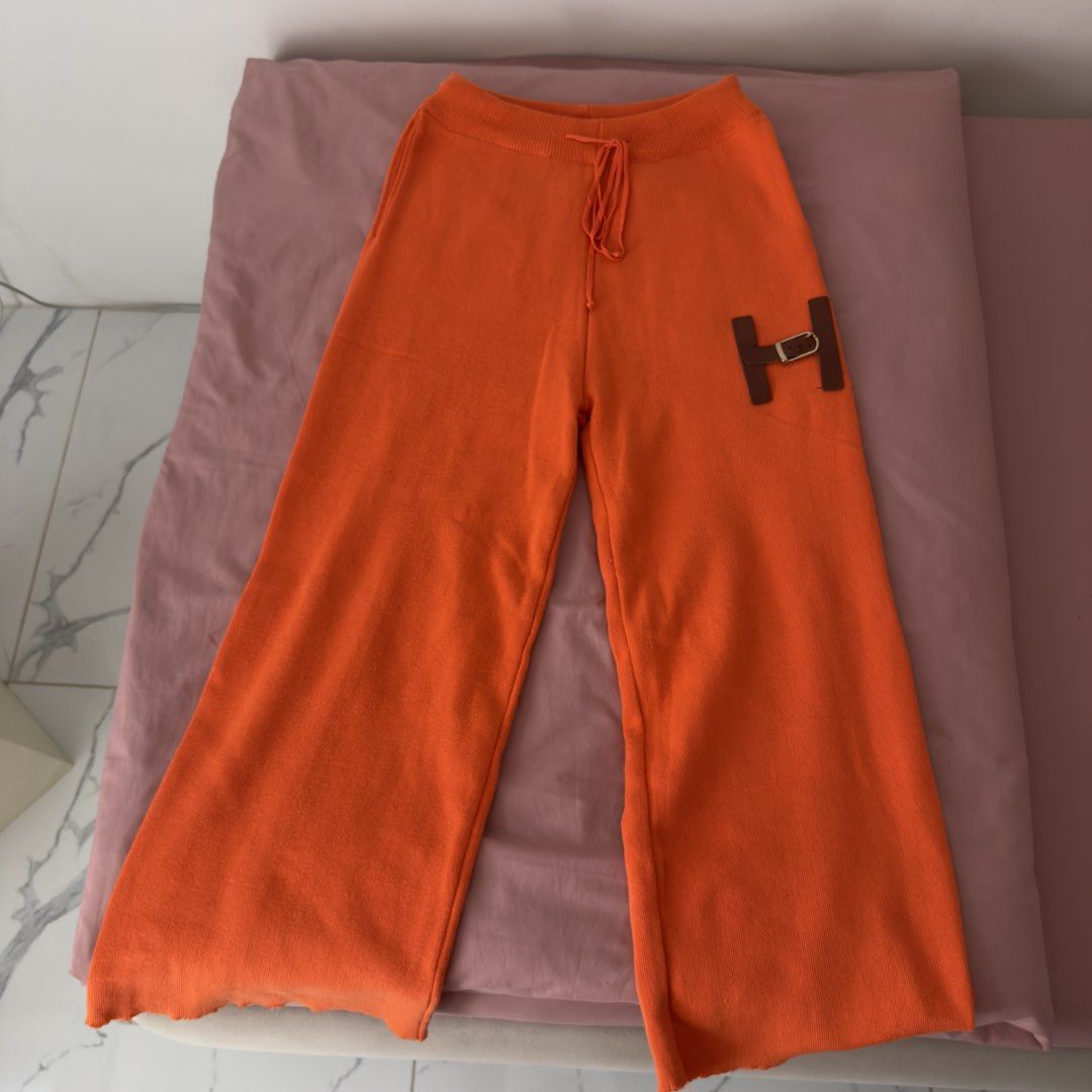 Women Coords (Category: Sets or Coordinates) located in Caloocan City. Submitted by anne0532 (Listing ID 1468338981, Image 3). Description: .