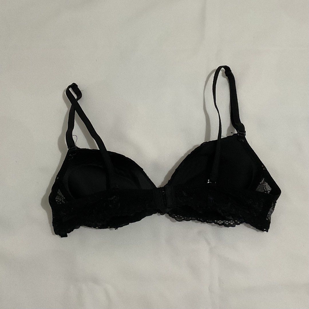 Women’s Black Laced Push Up Bra Loungewear (Category: Undergarments & Loungewear) located in Caloocan City. Submitted by de_clothur (Listing ID 1468304585, Image 2). Description: 34A-36A.