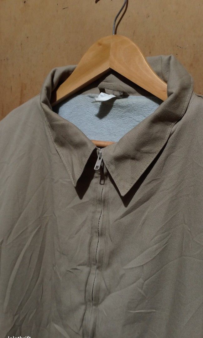 Washington harrington jacket (Category: Coats, Jackets and Outerwear) located in Batangas. Submitted by lelethrift.com (Listing ID 1468375390, Image 3). Description: Washington Workwear harrington jacket Size: XL excellent condition heavy khaki Cotton inner lining Ready to wear, napa laundry na.